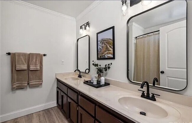 Building Photo - Charming 3 Bedroom 2 Bath Paso Robles Home