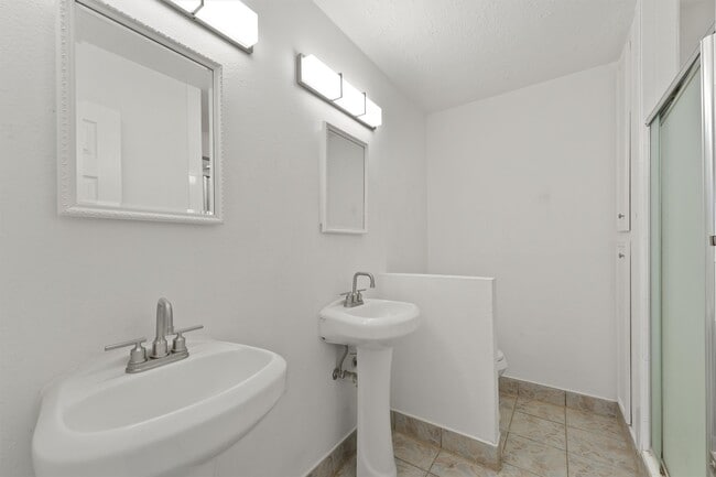 Building Photo - 4414 Gardendale Dr