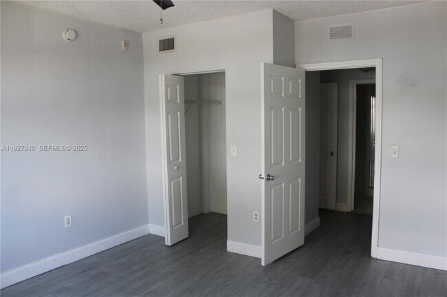 Building Photo - 2351 W Preserve Way