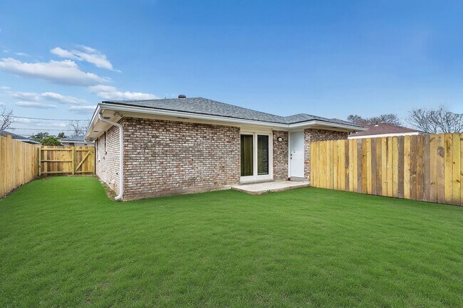 Building Photo - (OTR)2610-2612Dawso