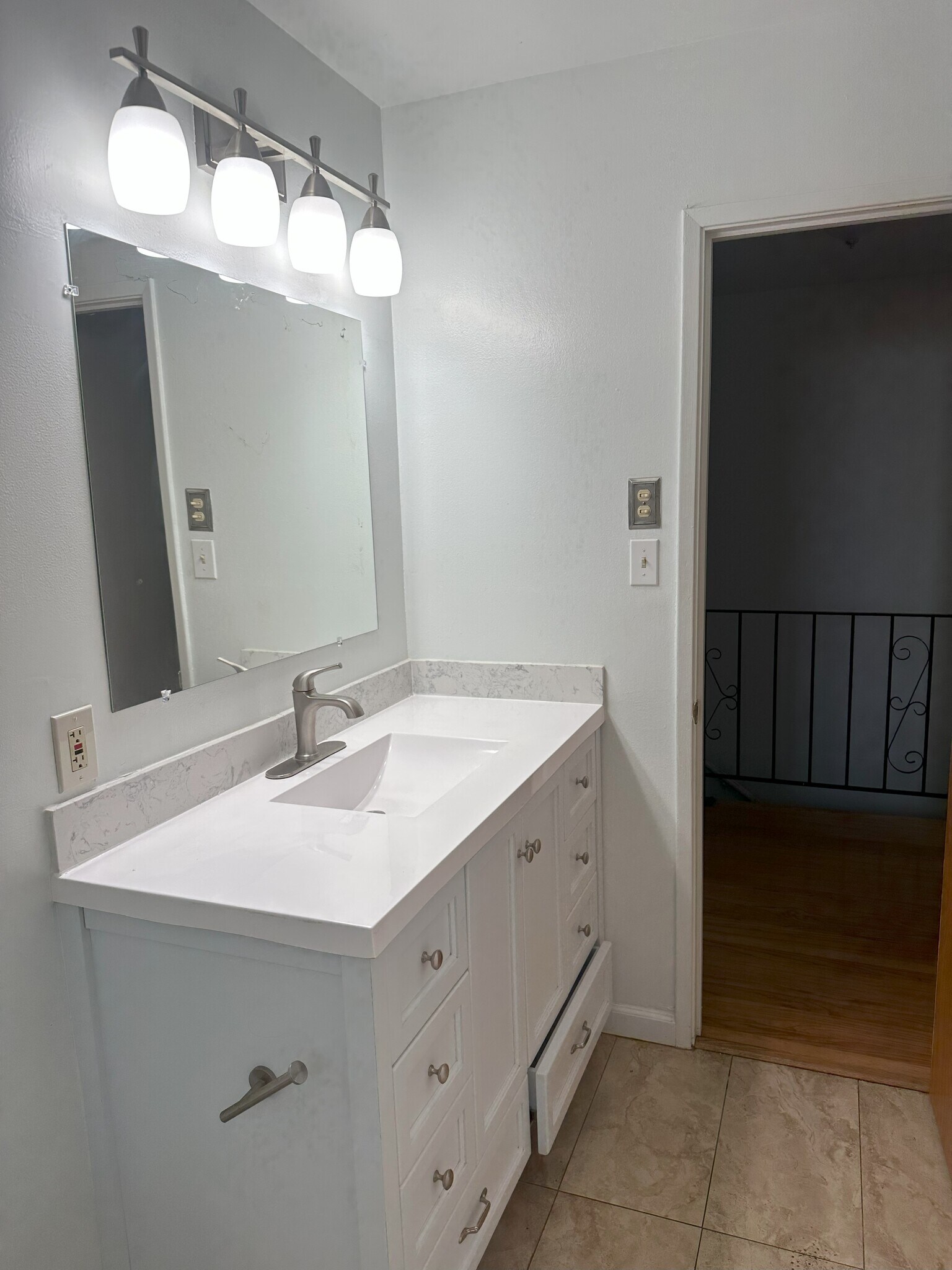 Building Photo - 2434 Mira Vista Dr