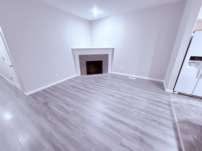 Building Photo - 13102 NE 26th St