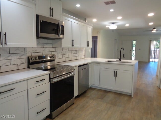 Building Photo - 6429 Royal Woods Dr