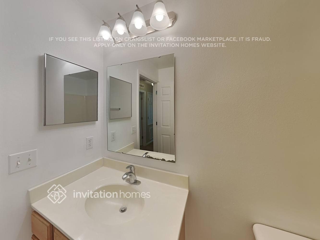 Building Photo - 843 Vanderbilt Dr