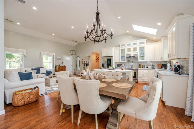 Building Photo - 525 Rocky Point Rd