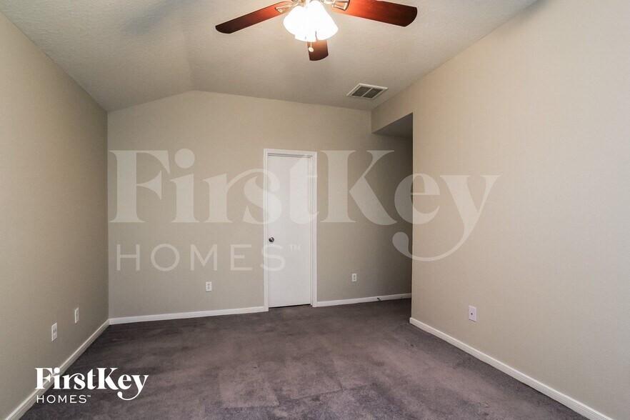 Building Photo - 947 Leadenhall Cir