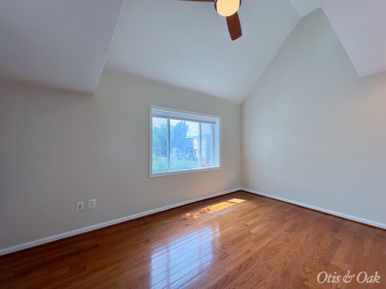 Building Photo - 4805 4th St NW