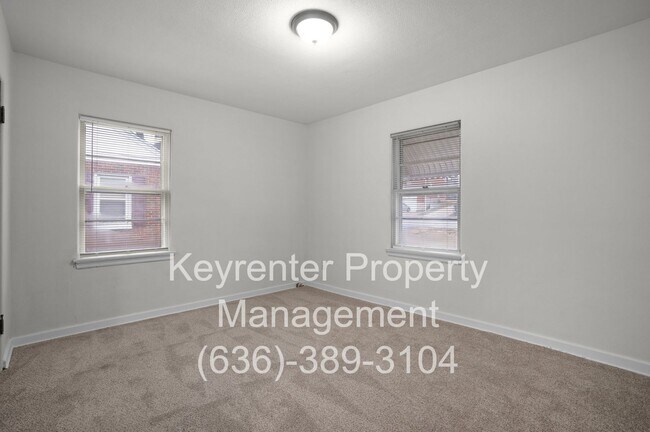 Building Photo - 1045 N New Florissant Rd