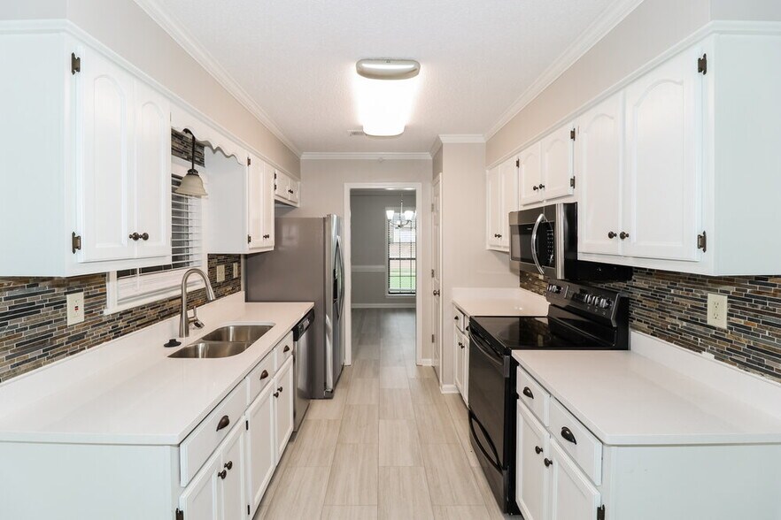 Building Photo - 6500 Baird Ln
