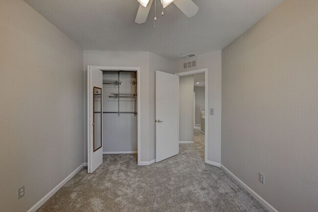 Building Photo - 1625 Flint Ct