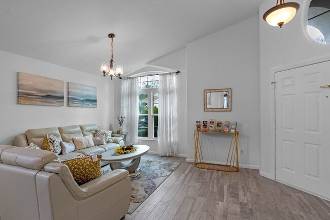 Building Photo - 15730 Bay Vista Dr