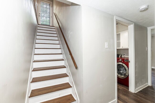 Building Photo - 2212 Foxtrot Rd
