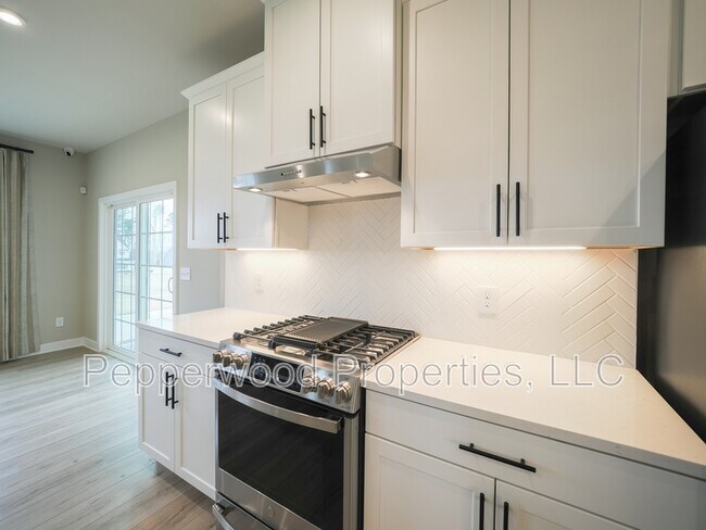 Building Photo - 7204 Red Cedar Trl