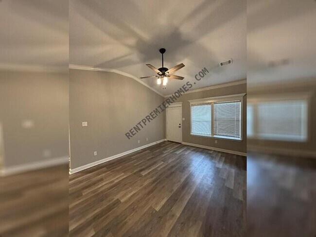 Building Photo - 30 Woodhaven Dr