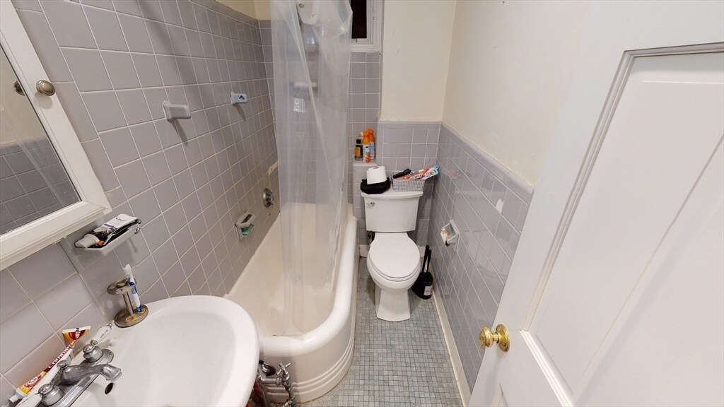 *Pictures are representative samples of the advertised unit. In some cases, the actual units you tou - 5 Brimmer St
