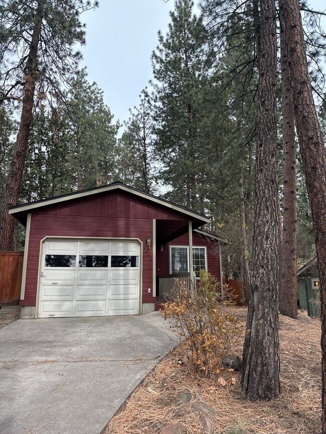 Building Photo - Three bedroom Westside home near OSU Casca...