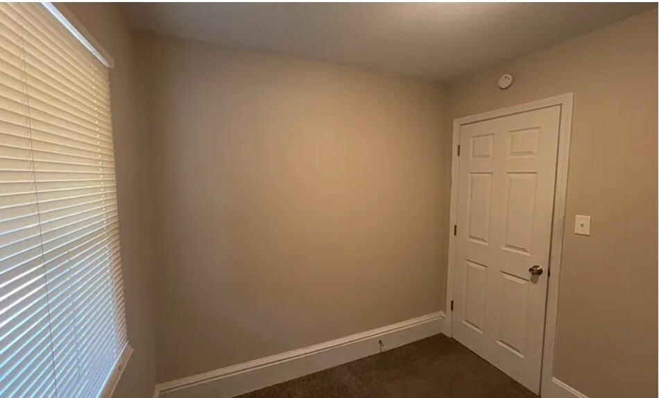 Building Photo - 1222 E Thompson Rd