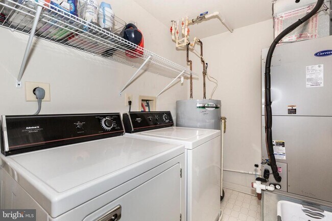 Building Photo - 3815 Sunnyfield Ct