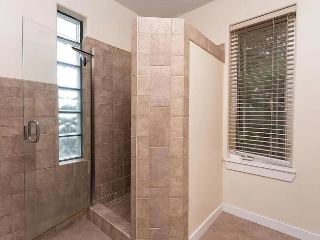 Building Photo - 2242 NW Torrey Pines Dr