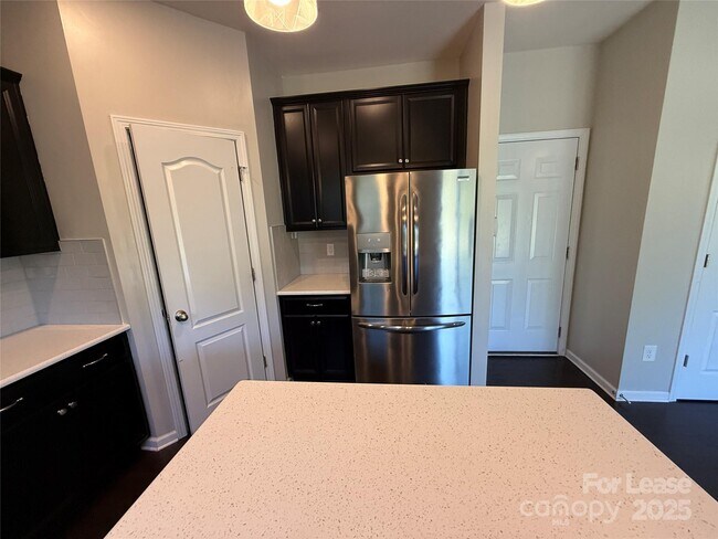 Building Photo - 15124 Evergreen House Dr