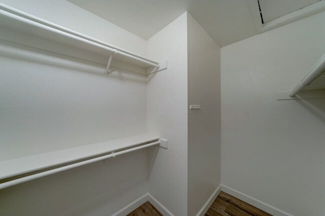 Building Photo - COMING SOON - REMODELED IN TEMPE!!!