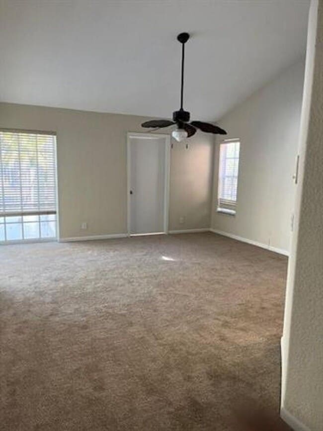 Building Photo - 517 Spinnaker