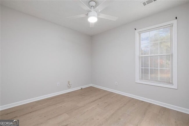 Building Photo - 211 Daventry Way