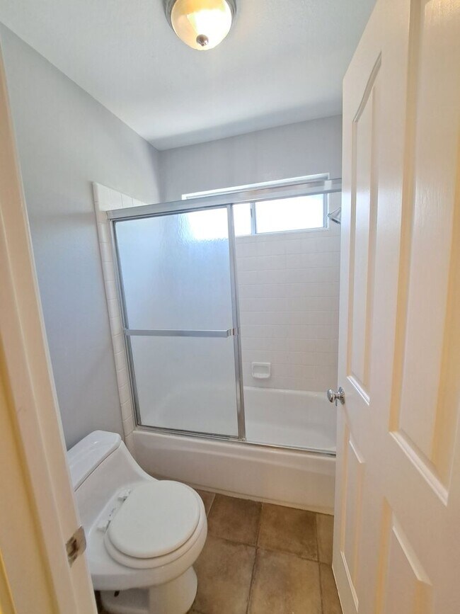 Building Photo - Expansive Oasis with a Guest House, Pool, ...