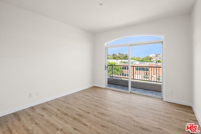 Building Photo - 1255 Federal Ave