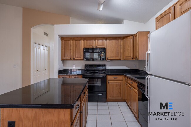 Building Photo - 3Bed/2Bath House at Beardsley/95th Ave! JO...