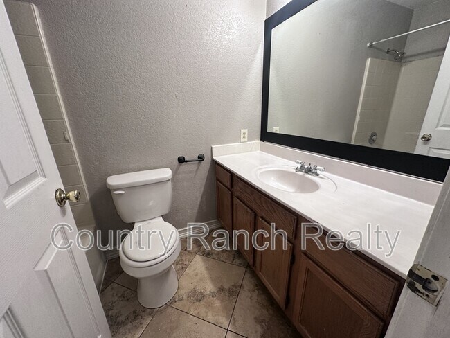 Building Photo - 538 Roadrunner Dr