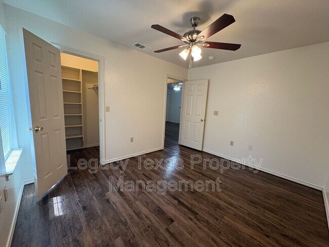 Building Photo - 1112 Williams Ave