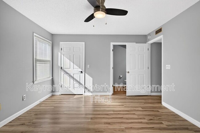 Building Photo - 3701-377D Cotswold Terrace