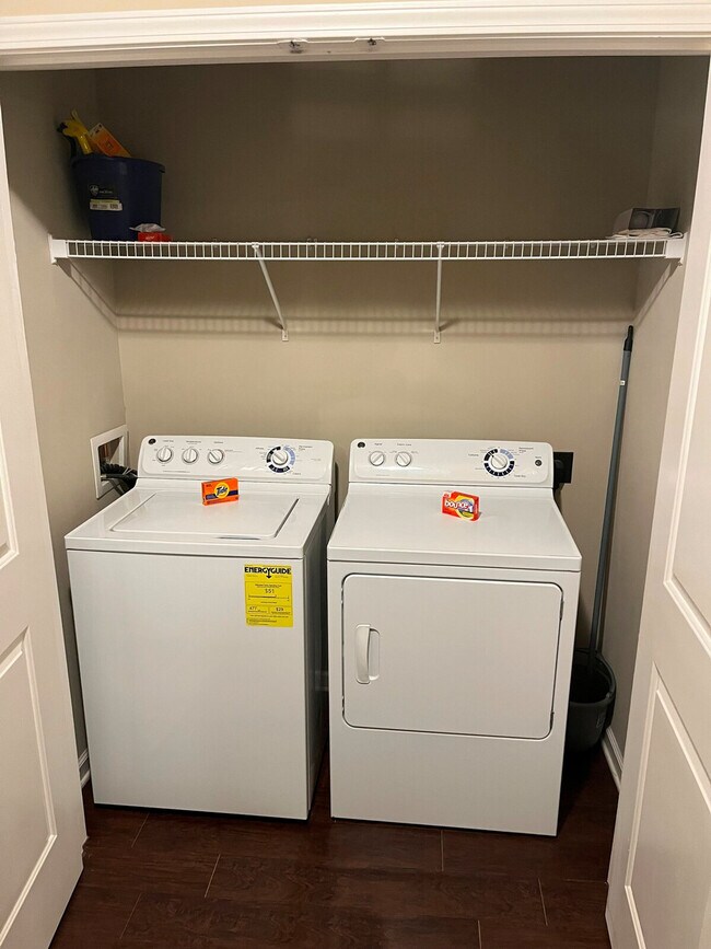 Building Photo - 460 Seven Farms Drive