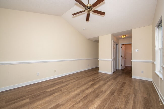 Building Photo - 1518 Woodland Ct
