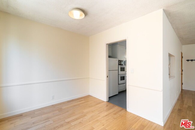 Building Photo - 1411 Hayworth Ave