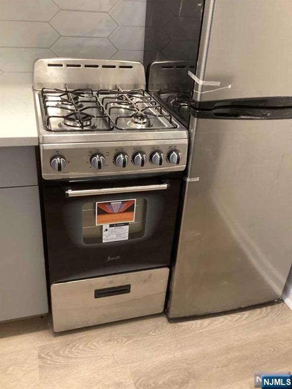 Building Photo - 2160 Center St