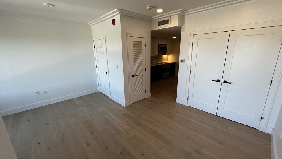 Building Photo - 11 Lothrop St