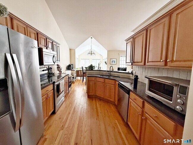 Building Photo - 490 Wolf Run