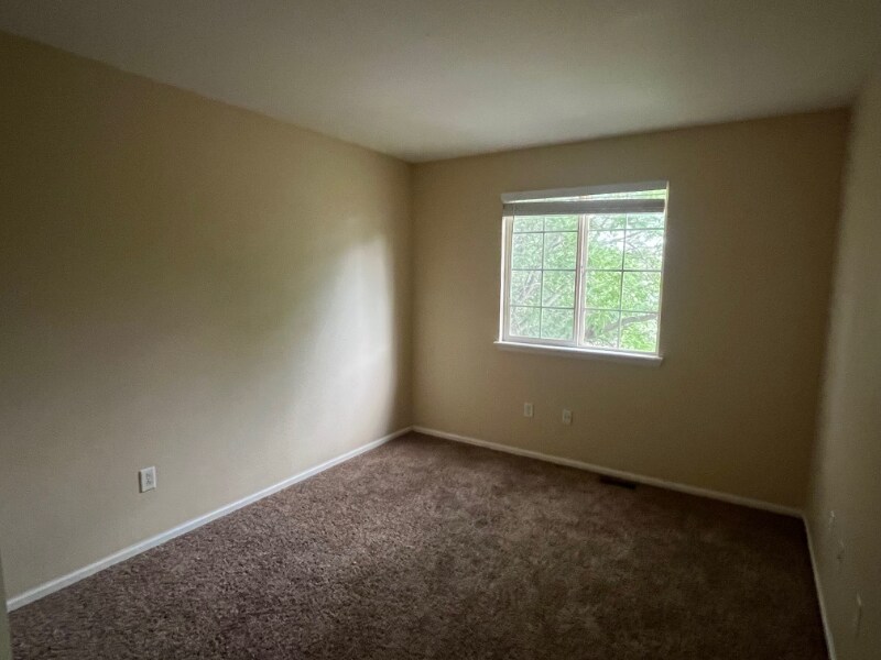 Building Photo - 1846 Twin Lakes Cir