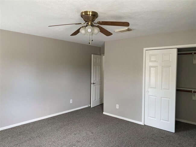 Building Photo - 9403 Meadow Point Ct