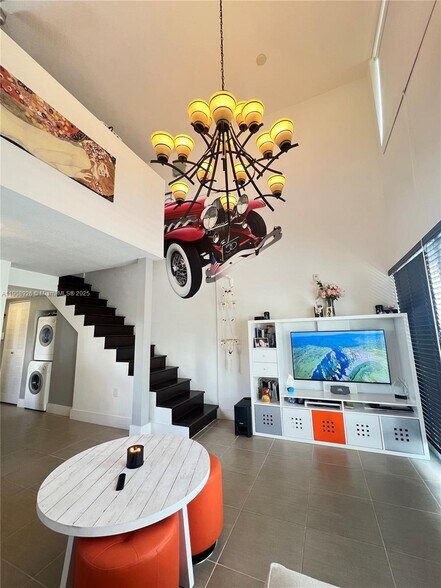 Primary Photo - 498 SW 2nd St