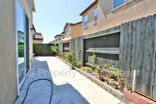 Building Photo - 4268 Emerald Gate Ln