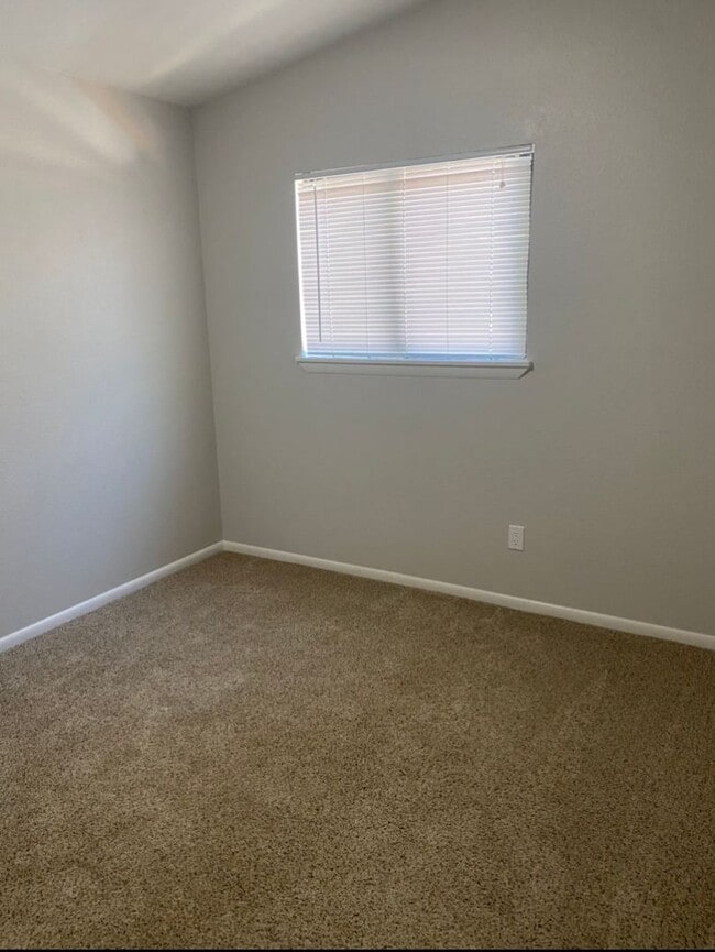 Building Photo - Coming soon! Great location, 4 bedroom hou...