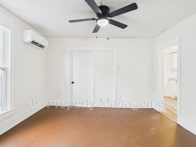 Building Photo - 413 Main St