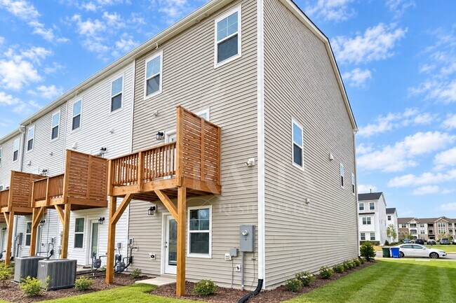 Building Photo - 2721 Chert Ln