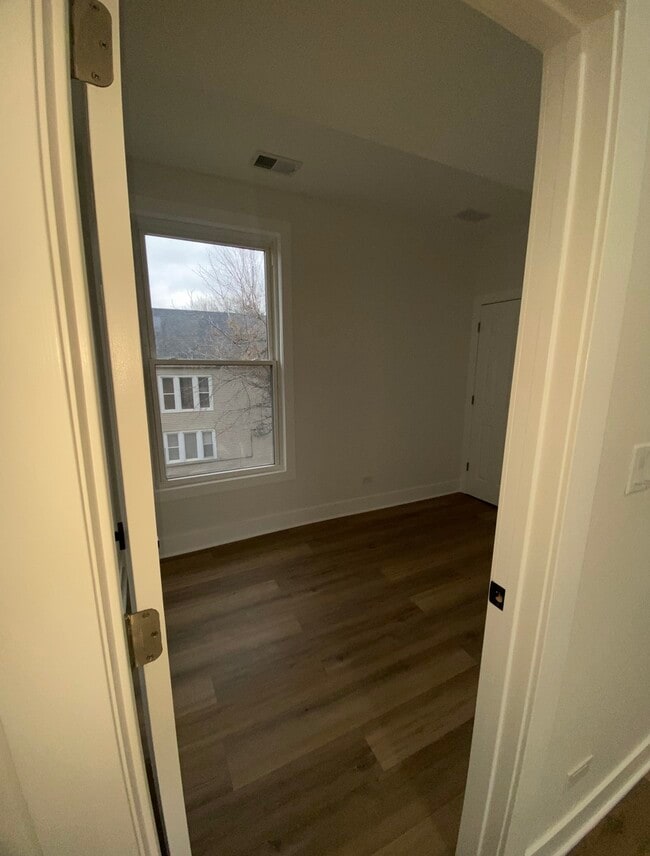 Building Photo - 5355 S Wood St