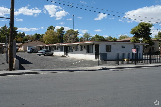 Primary Photo - 1825 Goldfield St