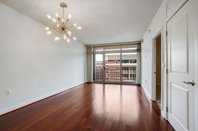 Building Photo - Sun-Drenched 1BR Condo with Rooftop Pool & Parking in Heart of Ballston