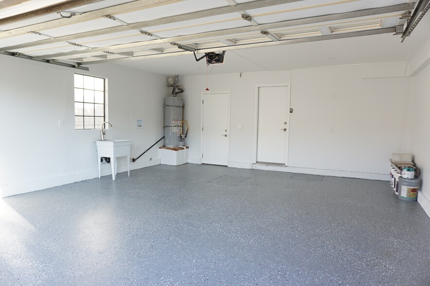 Building Photo - 12036 Shadow Ridge Way